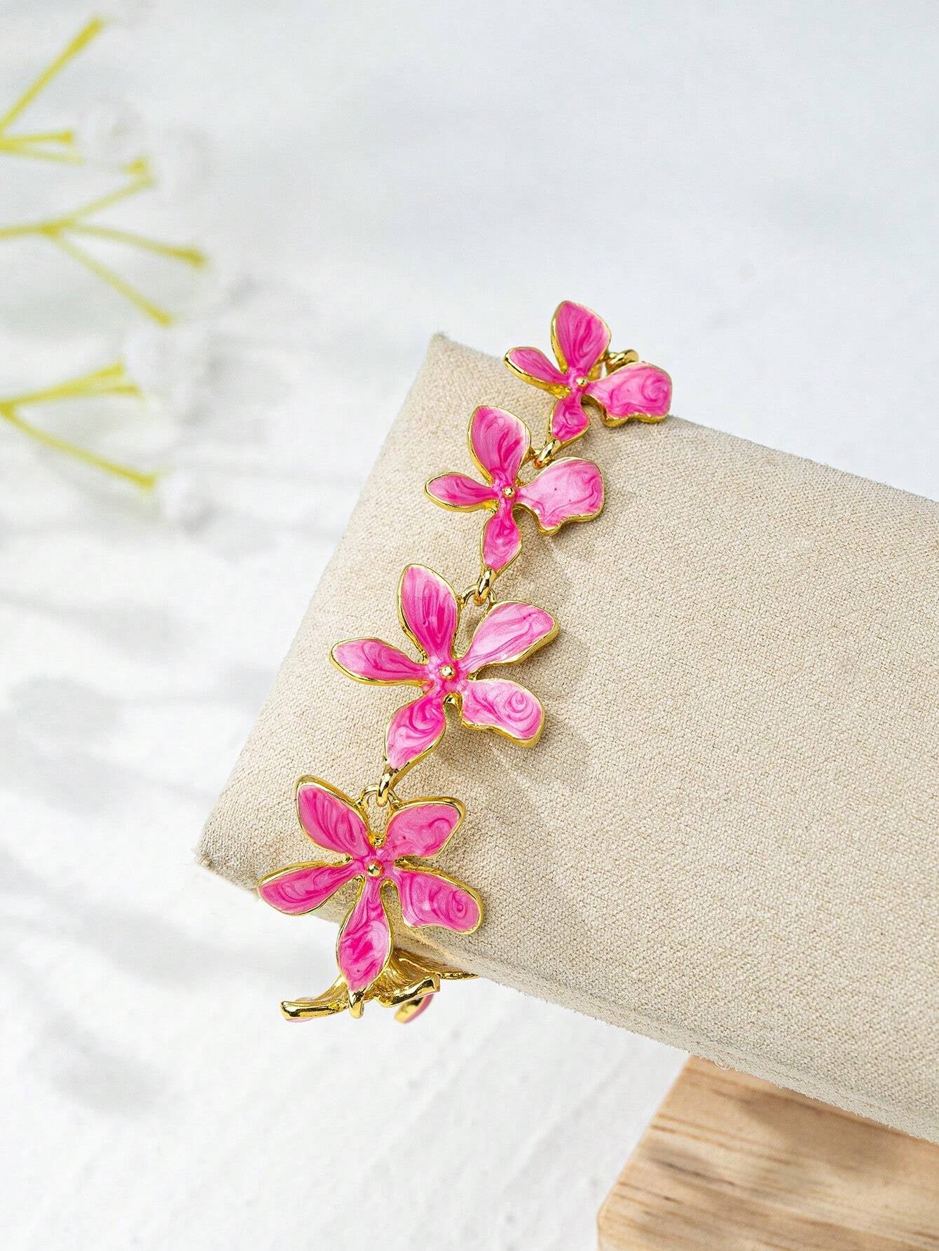 1Pc 18K Gold Plated Enamel Flower Shaped Vintage Elegant High-End Women'S Jewelry Bracelet, Spring/Summer New Arrival Valentines,Mom,Mother,Mother'S Day,Gift