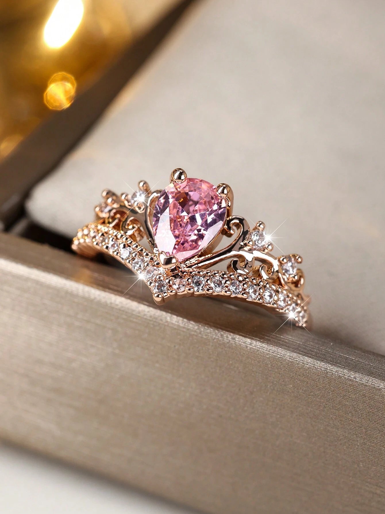 Vanel 1Pc Fashionable Crown Design Pink Cubic Zirconia Ring with Three-Claw Setting for Women, Suitable for Party Decoration, Festival Gift and Valentine'S Day Gift,Mom,Mother,Mother'S Day,Gift