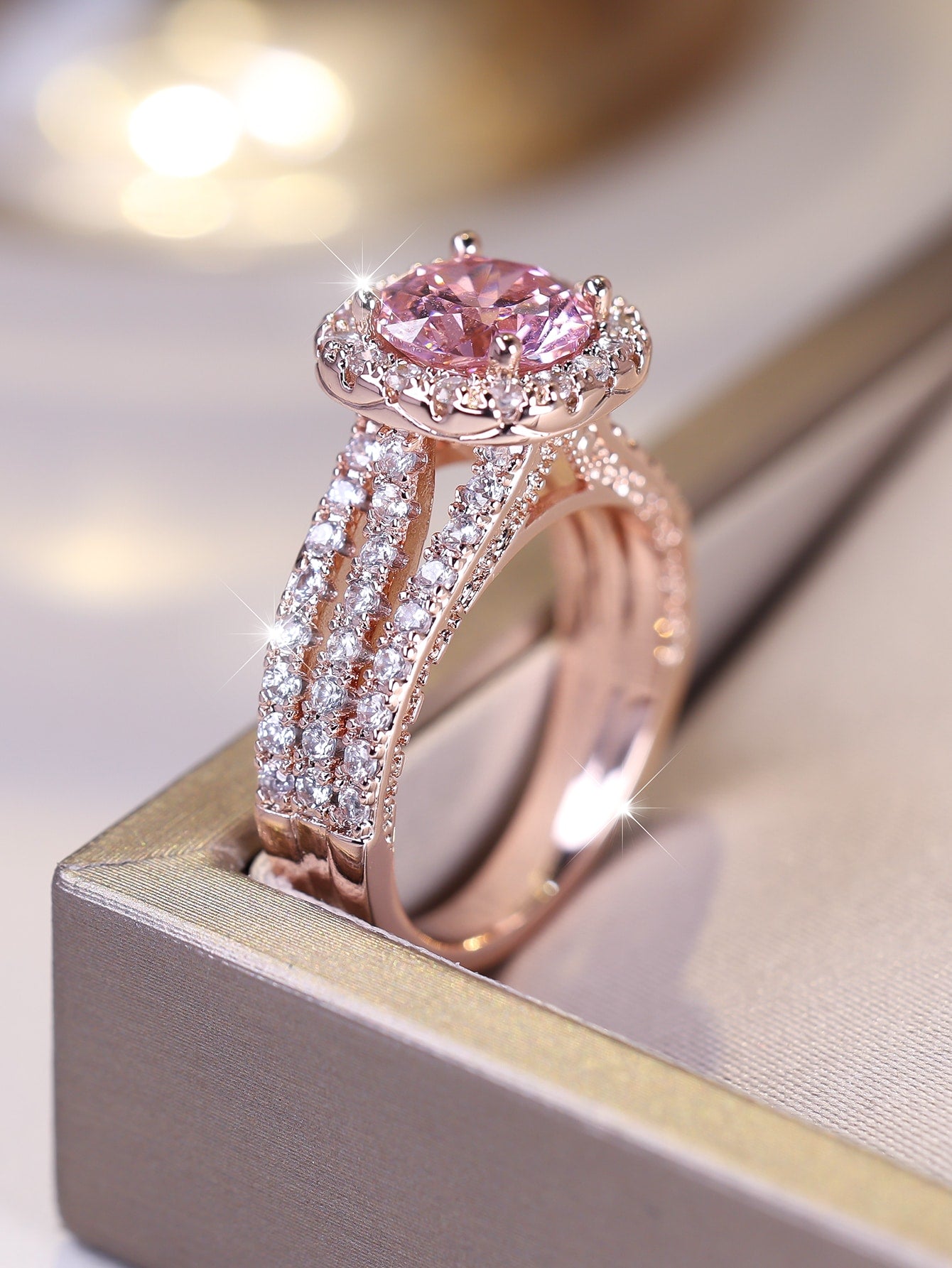 Vanel a Gorgeous Four-Prong Set Ultra-Shiny round Pink Cubic Zirconia Decorative Ring, Suitable for Women'S Daily Wear, Party and Date Wear, Perfect Date Gift